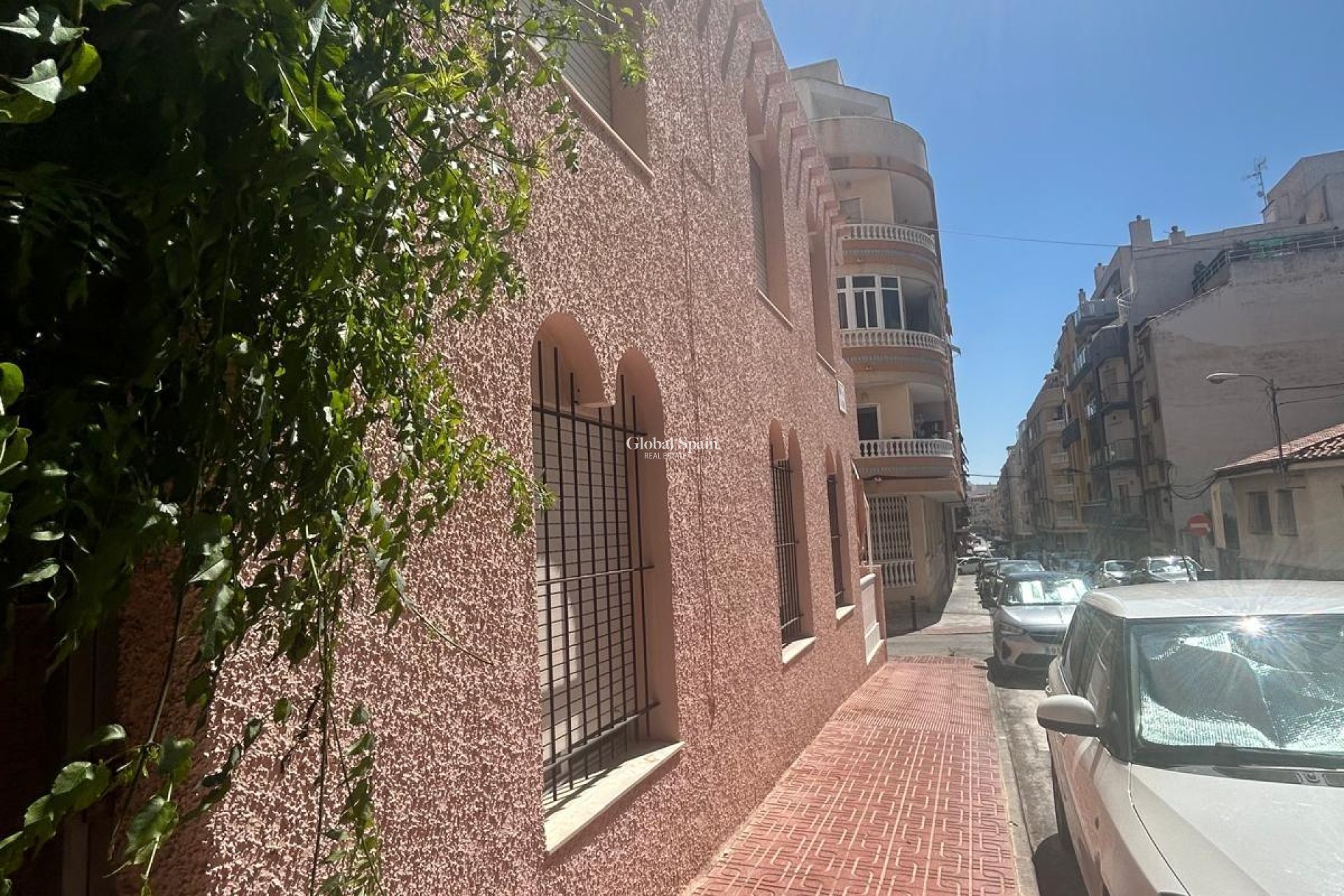 Wederverkoop - HUIS -
TORREVIEJA - Center