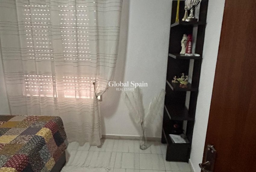 Wederverkoop - HUIS -
TORREVIEJA - Center