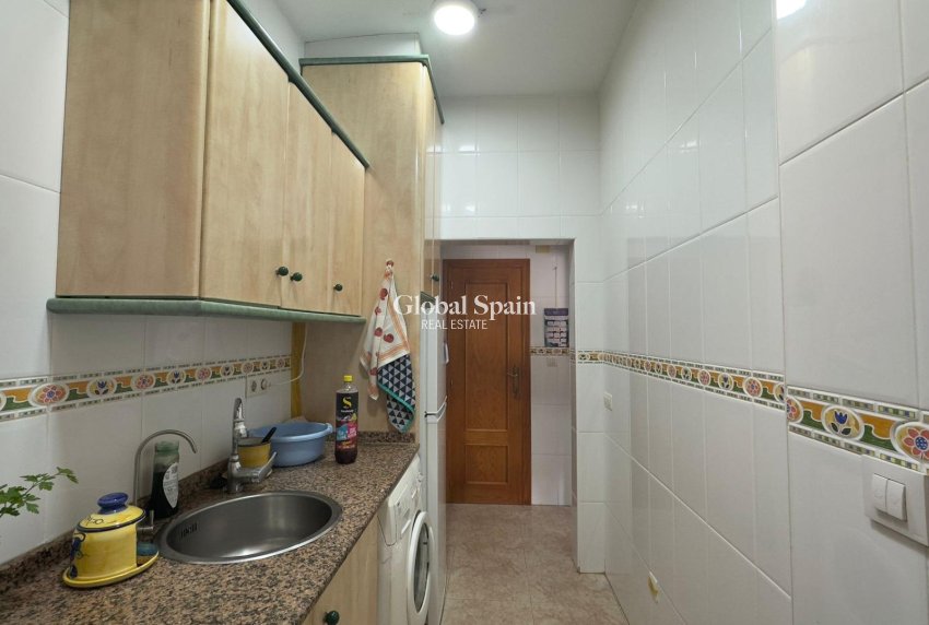 Wederverkoop - HUIS -
TORREVIEJA - Center