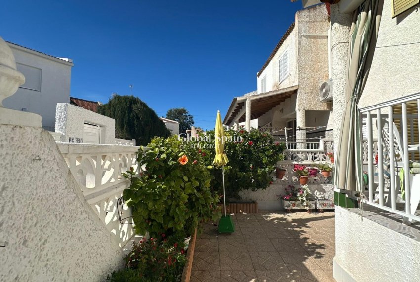 Wederverkoop - HUIS -
TORREVIEJA - Center