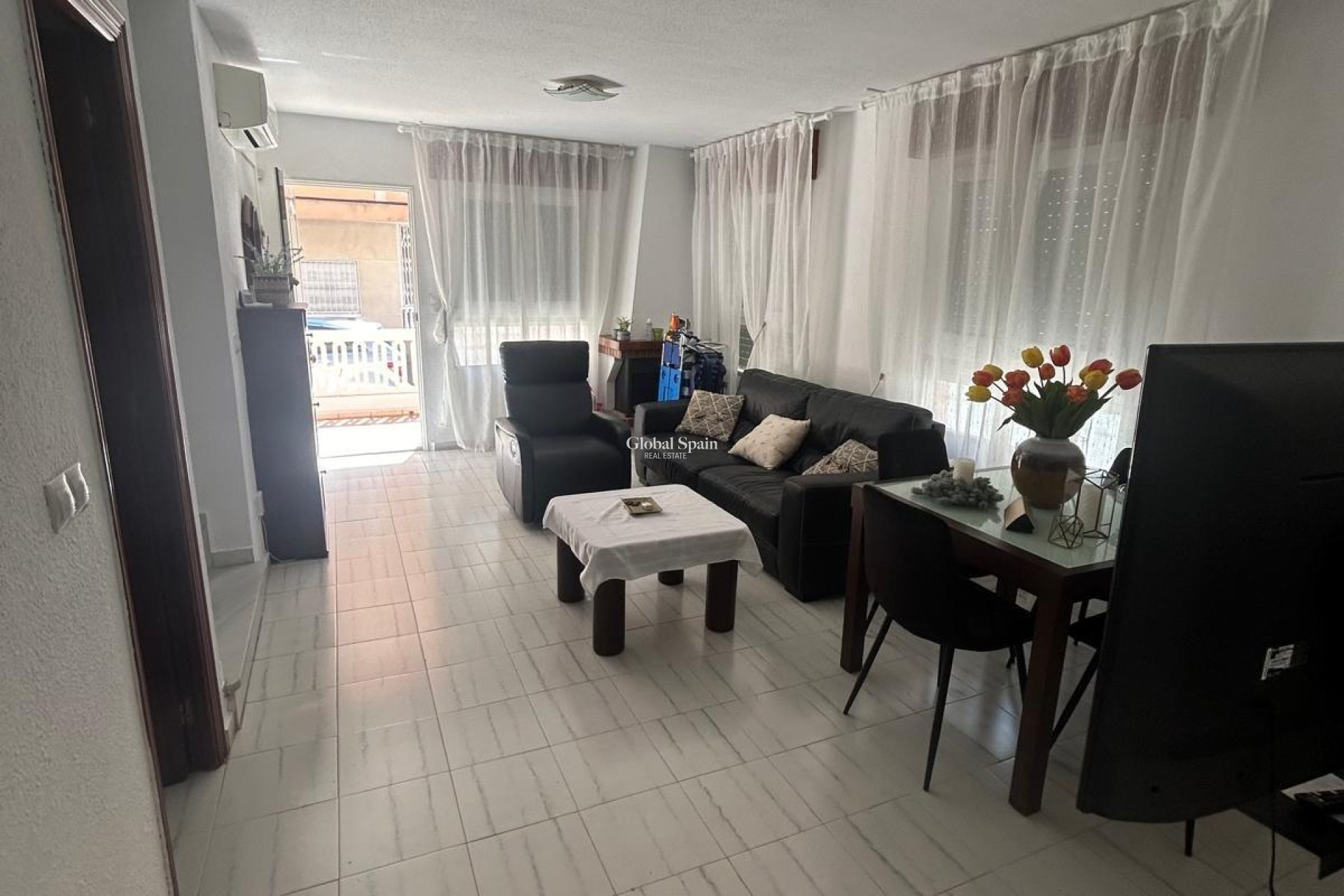 Wederverkoop - HUIS -
TORREVIEJA - Center