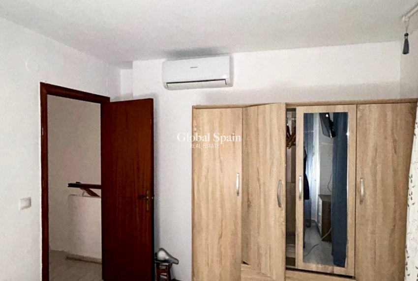 Wederverkoop - HUIS -
TORREVIEJA - Center