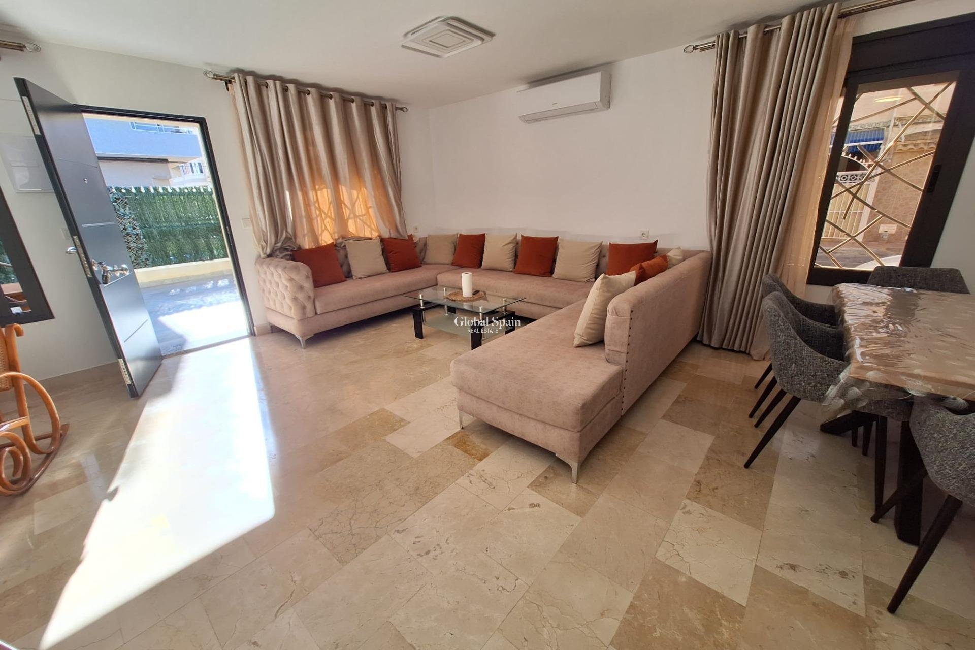 Wederverkoop - HUIS -
TORREVIEJA - Center