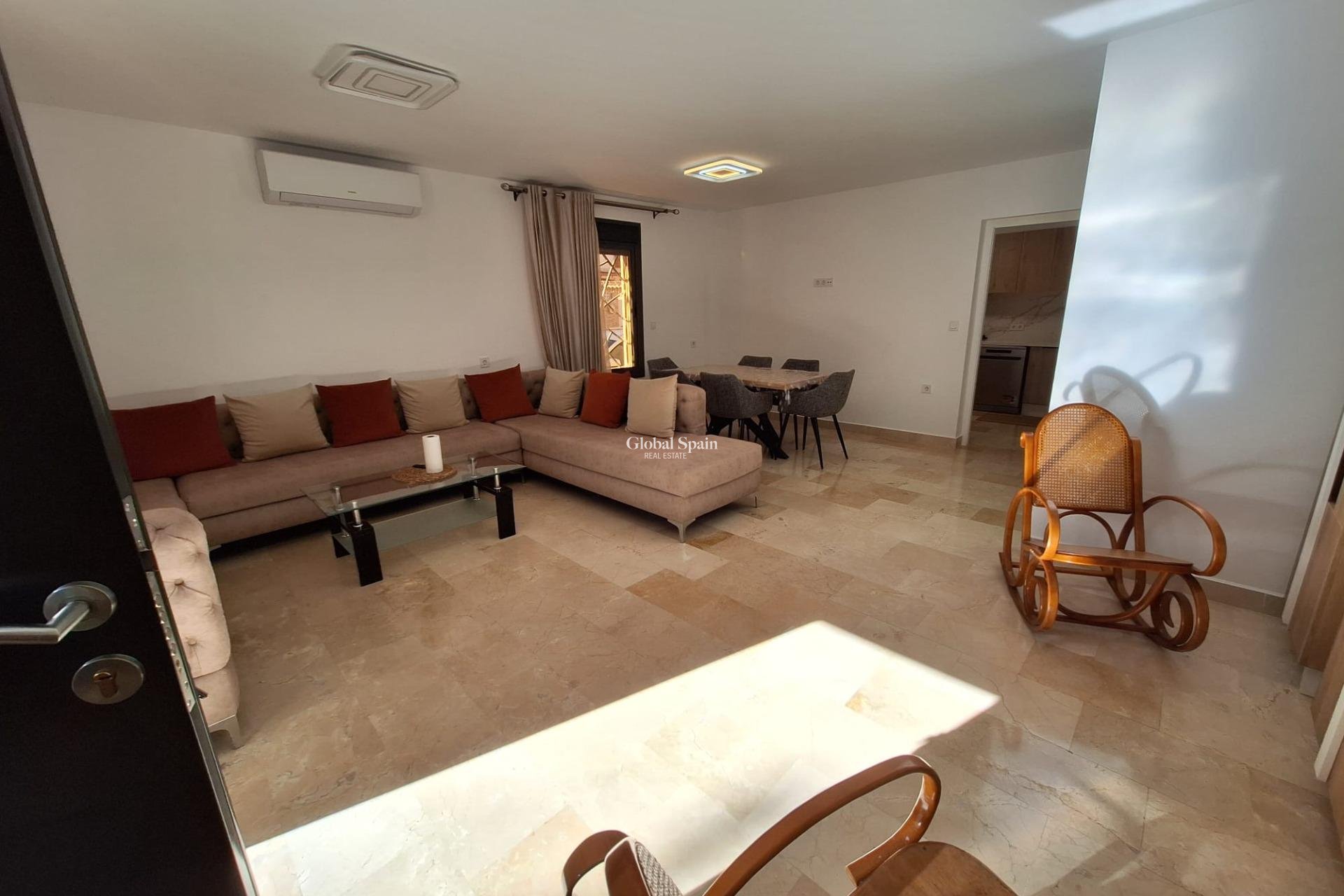 Wederverkoop - HUIS -
TORREVIEJA - Center