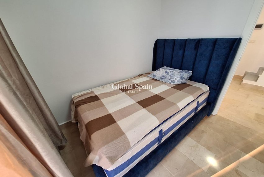 Wederverkoop - HUIS -
TORREVIEJA - Center