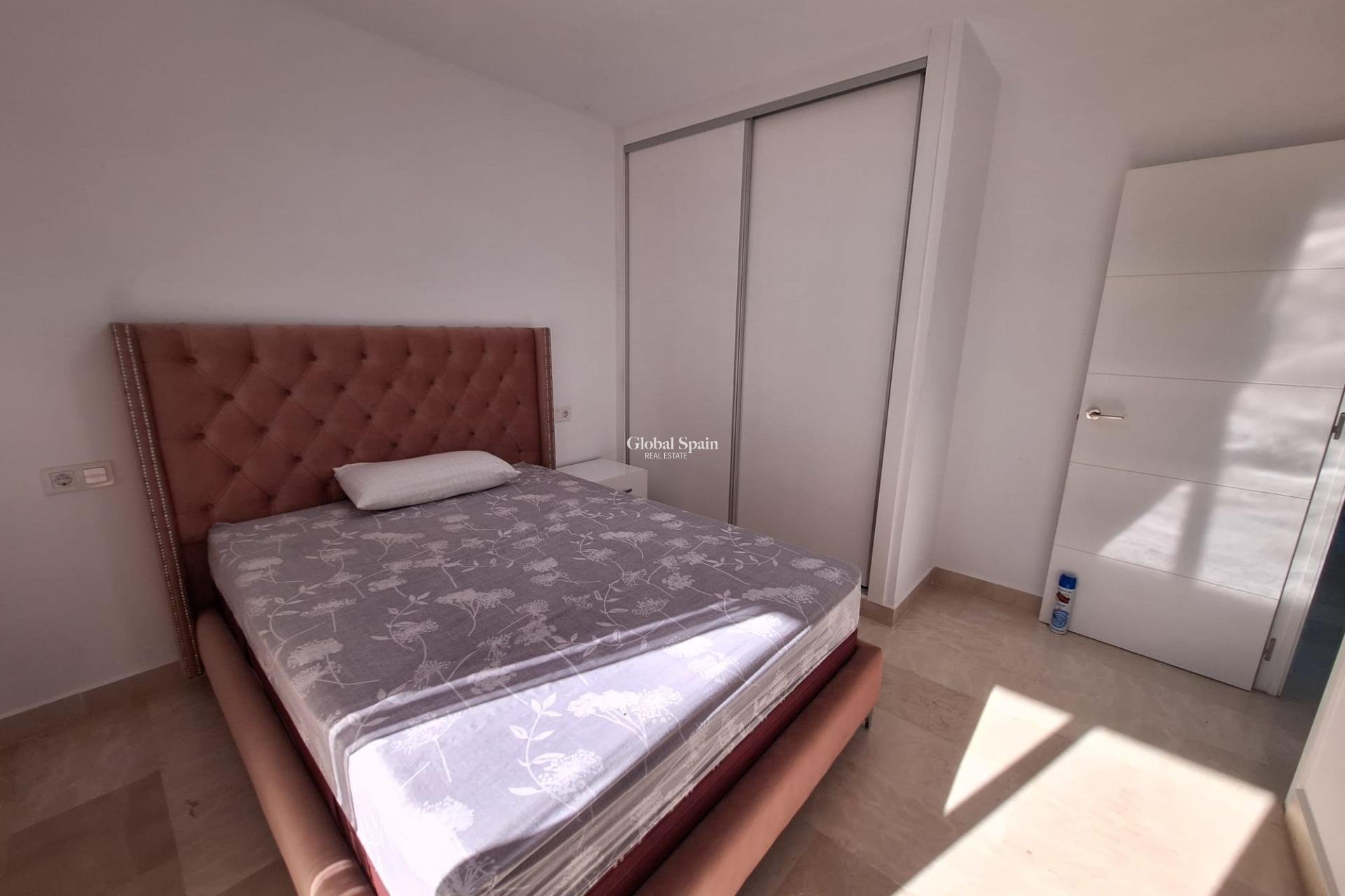 Wederverkoop - HUIS -
TORREVIEJA - Center