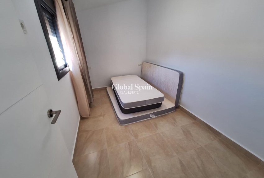 Wederverkoop - HUIS -
TORREVIEJA - Center