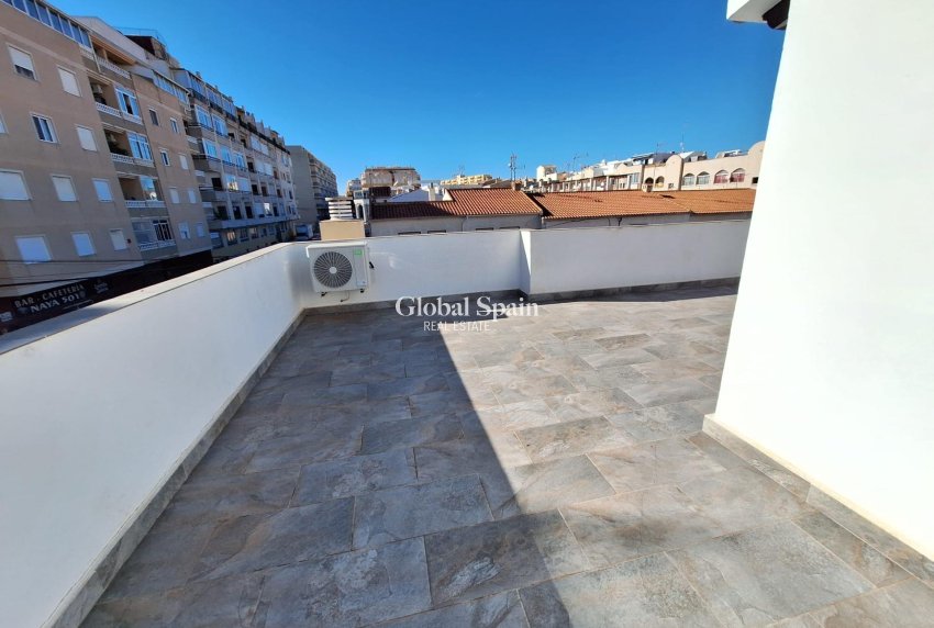 Wederverkoop - HUIS -
TORREVIEJA - Center