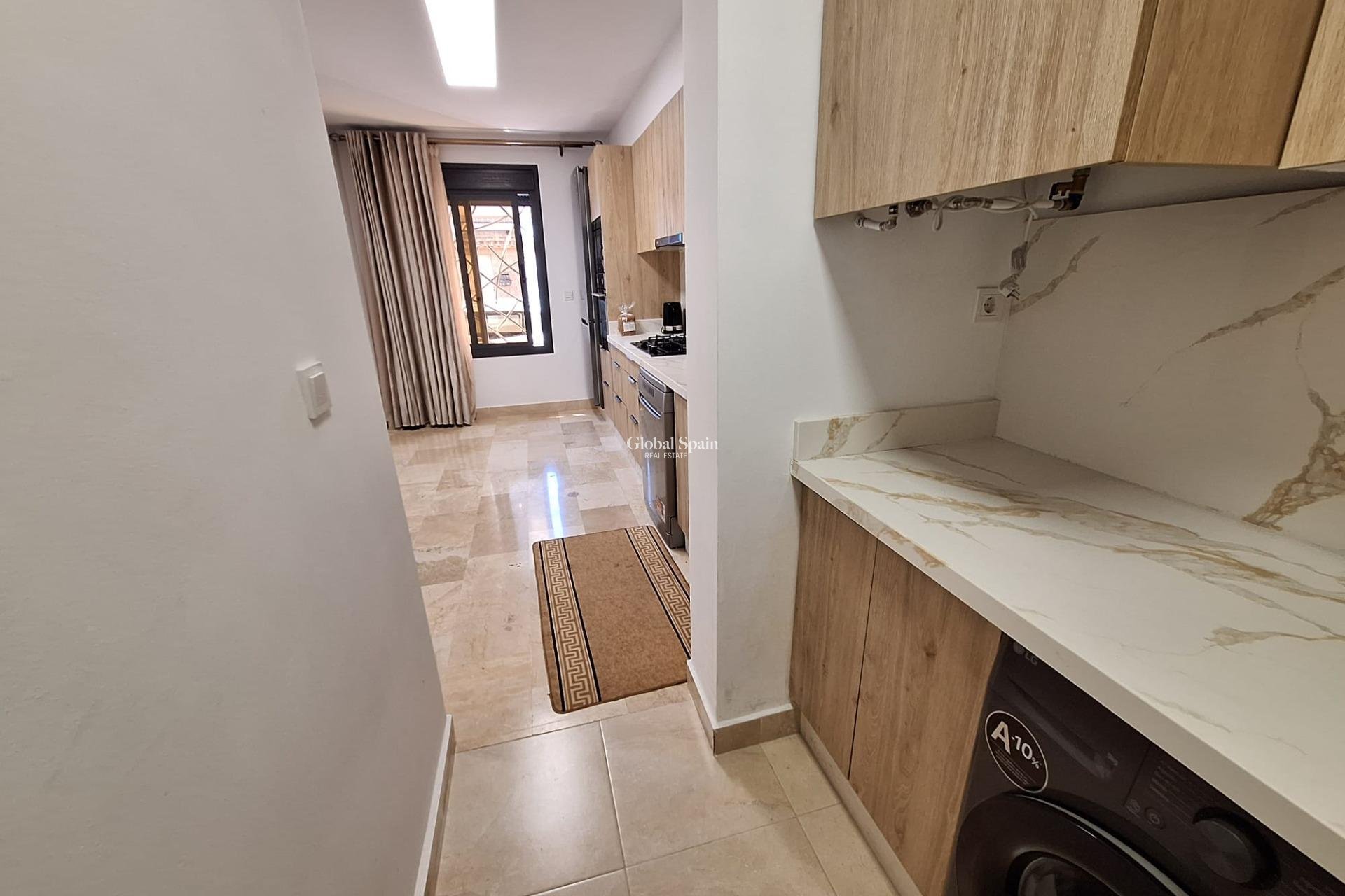 Wederverkoop - HUIS -
TORREVIEJA - Center