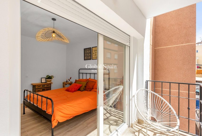 Wederverkoop - HUIS -
TORREVIEJA - Centro - Muelle Pesquero