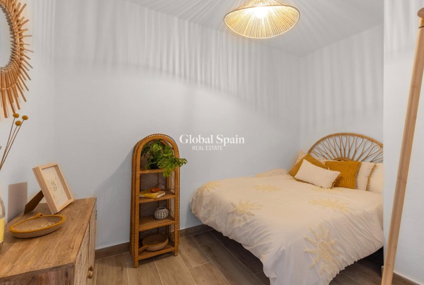 Wederverkoop - HUIS -
TORREVIEJA - Centro - Muelle Pesquero