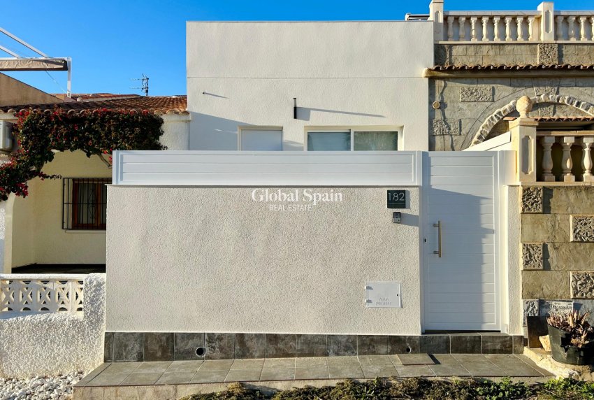 Wederverkoop - HUIS -
TORREVIEJA - Costa Blanca