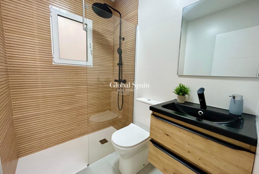 Wederverkoop - HUIS -
TORREVIEJA - Costa Blanca