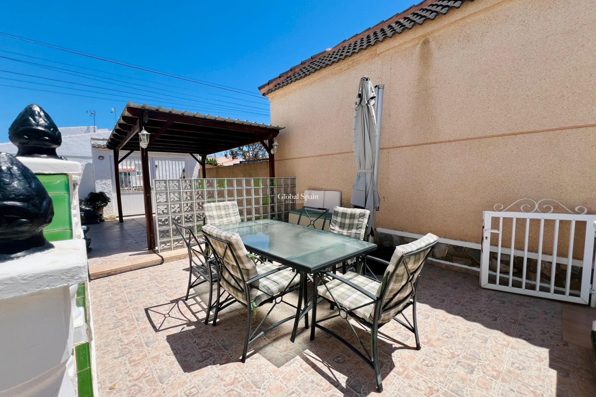 Wederverkoop - HUIS -
TORREVIEJA - Costa Blanca