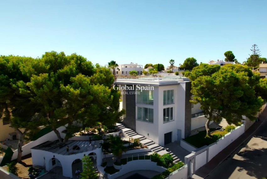 Wederverkoop - HUIS -
TORREVIEJA - Costa Blanca