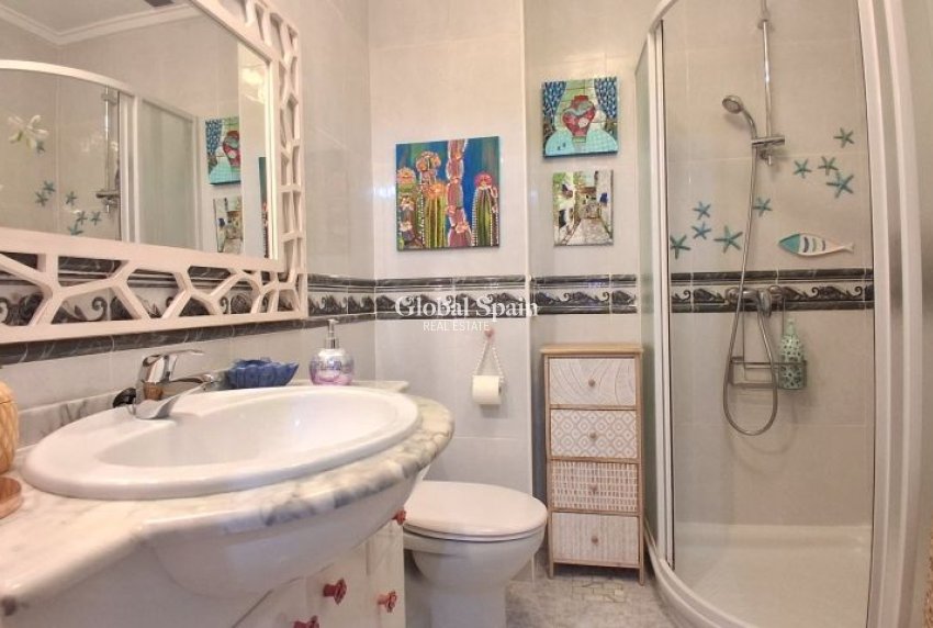 Wederverkoop - HUIS -
TORREVIEJA - Costa Blanca