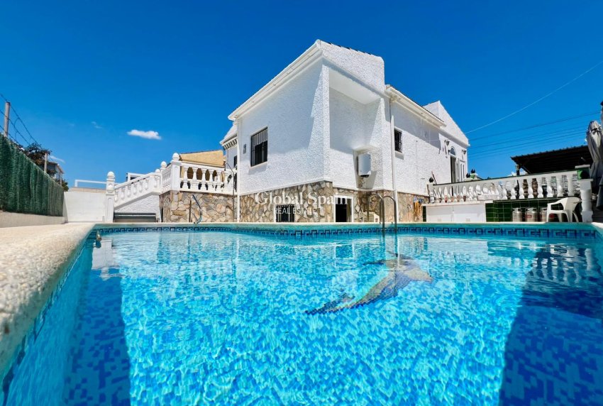 Wederverkoop - HUIS -
TORREVIEJA - Costa Blanca