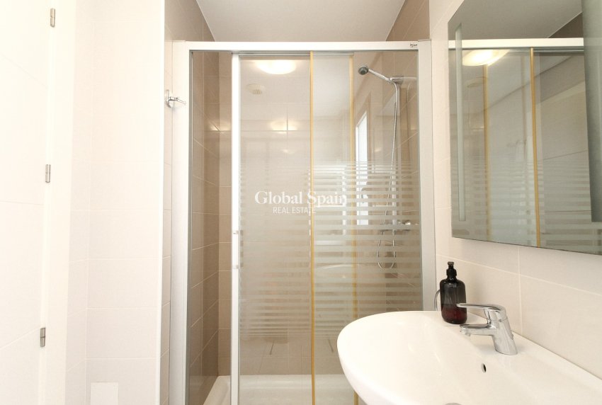 Wederverkoop - HUIS -
TORREVIEJA - Costa Blanca