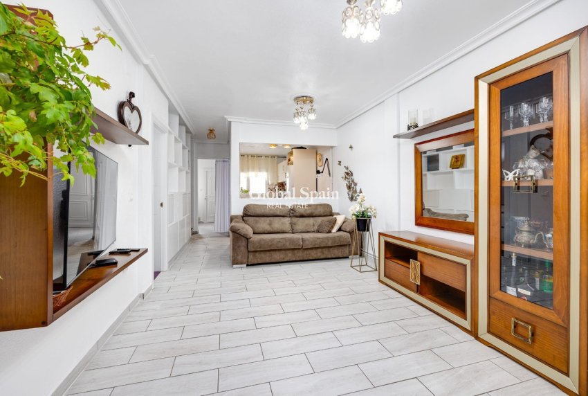 Wederverkoop - HUIS -
TORREVIEJA - Costa Blanca