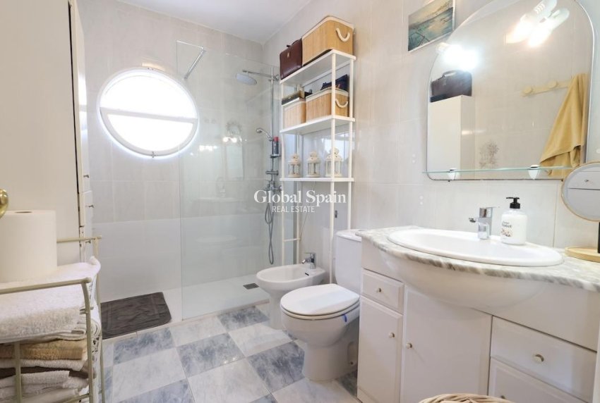 Wederverkoop - HUIS -
TORREVIEJA - Costa Blanca