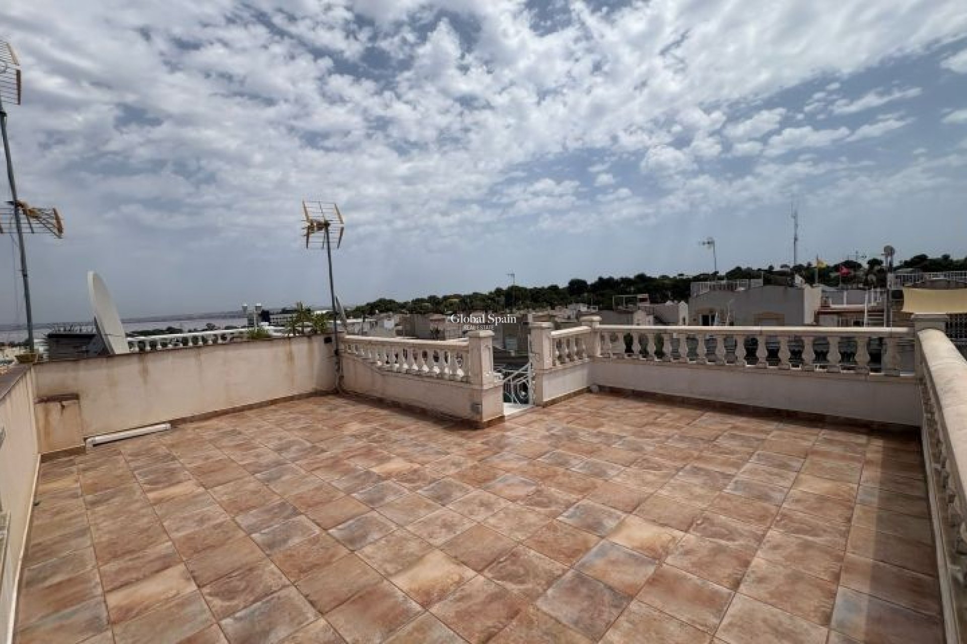 Wederverkoop - HUIS -
TORREVIEJA - Costa Blanca