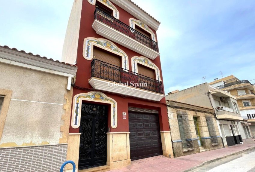 Wederverkoop - HUIS -
TORREVIEJA - Costa Blanca