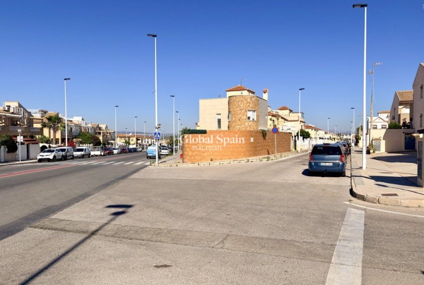 Wederverkoop - HUIS -
TORREVIEJA - Costa Blanca