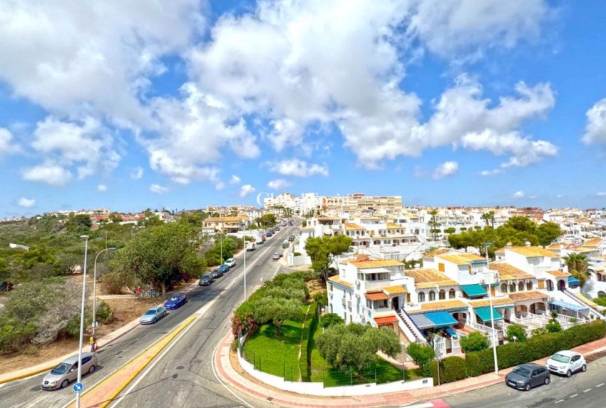 Wederverkoop - HUIS -
TORREVIEJA - Costa Blanca