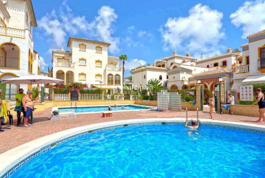 Wederverkoop - HUIS -
TORREVIEJA - Costa Blanca