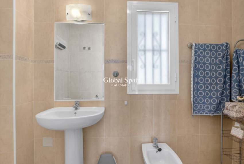 Wederverkoop - HUIS -
TORREVIEJA - Costa Blanca