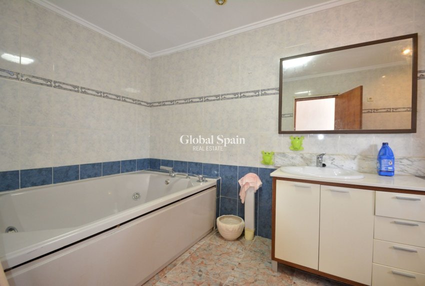 Wederverkoop - HUIS -
TORREVIEJA - Costa Blanca