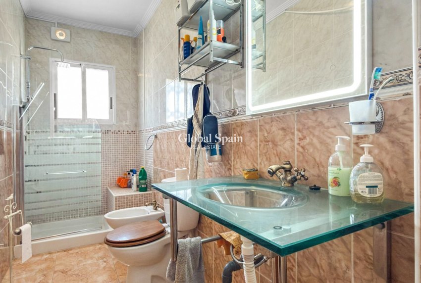 Wederverkoop - HUIS -
TORREVIEJA - Costa Blanca