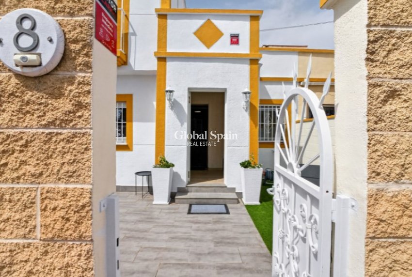 Wederverkoop - HUIS -
TORREVIEJA - Costa Blanca
