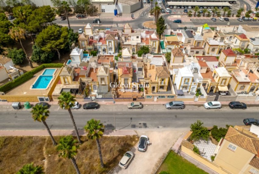 Wederverkoop - HUIS -
TORREVIEJA - Costa Blanca