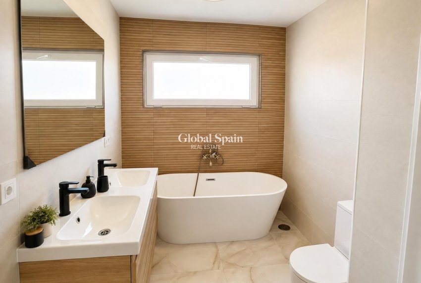Wederverkoop - HUIS -
TORREVIEJA - Costa Blanca