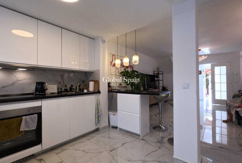 Wederverkoop - HUIS -
TORREVIEJA - El Acequión - Los Náufragos