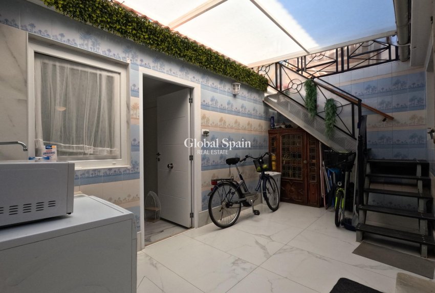 Wederverkoop - HUIS -
TORREVIEJA - El Acequión - Los Náufragos