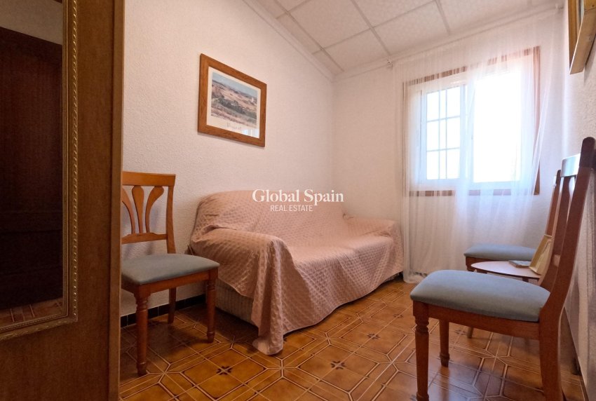 Wederverkoop - HUIS -
TORREVIEJA - El Acequión - Los Náufragos