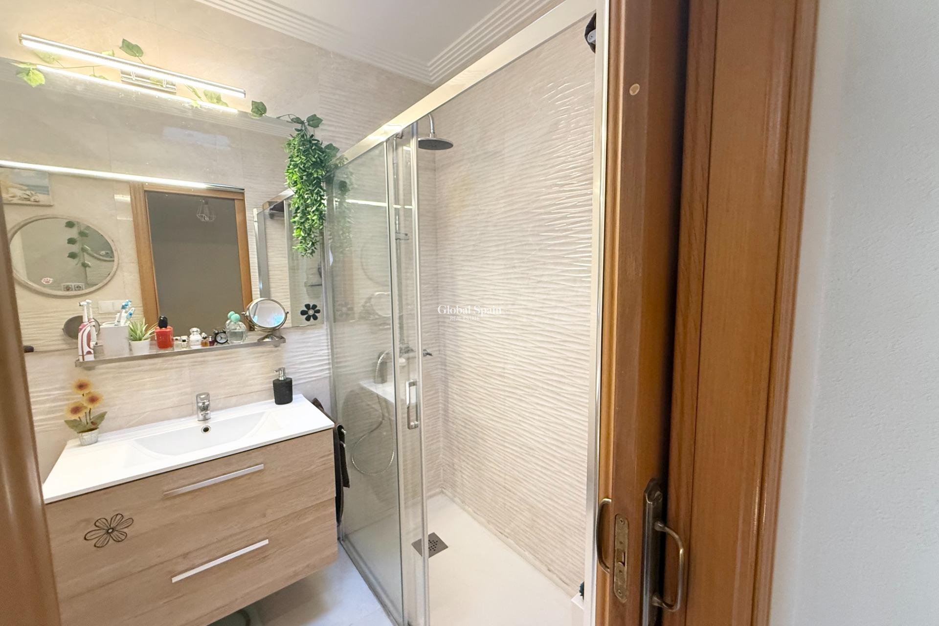 Wederverkoop - HUIS -
TORREVIEJA - El limonar