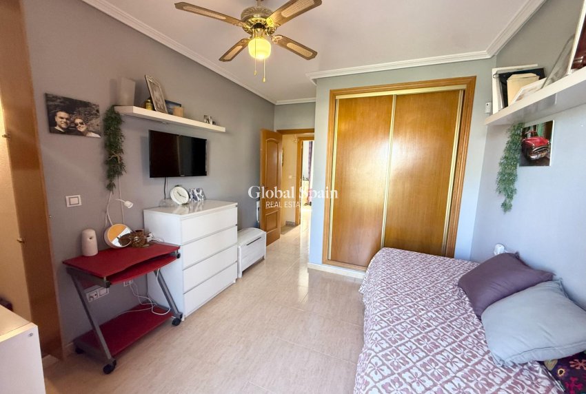 Wederverkoop - HUIS -
TORREVIEJA - El limonar