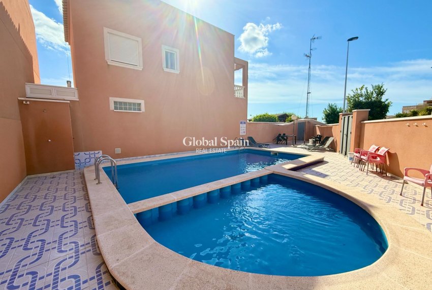 Wederverkoop - HUIS -
TORREVIEJA - El limonar