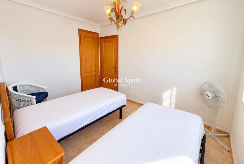 Wederverkoop - HUIS -
TORREVIEJA - El limonar