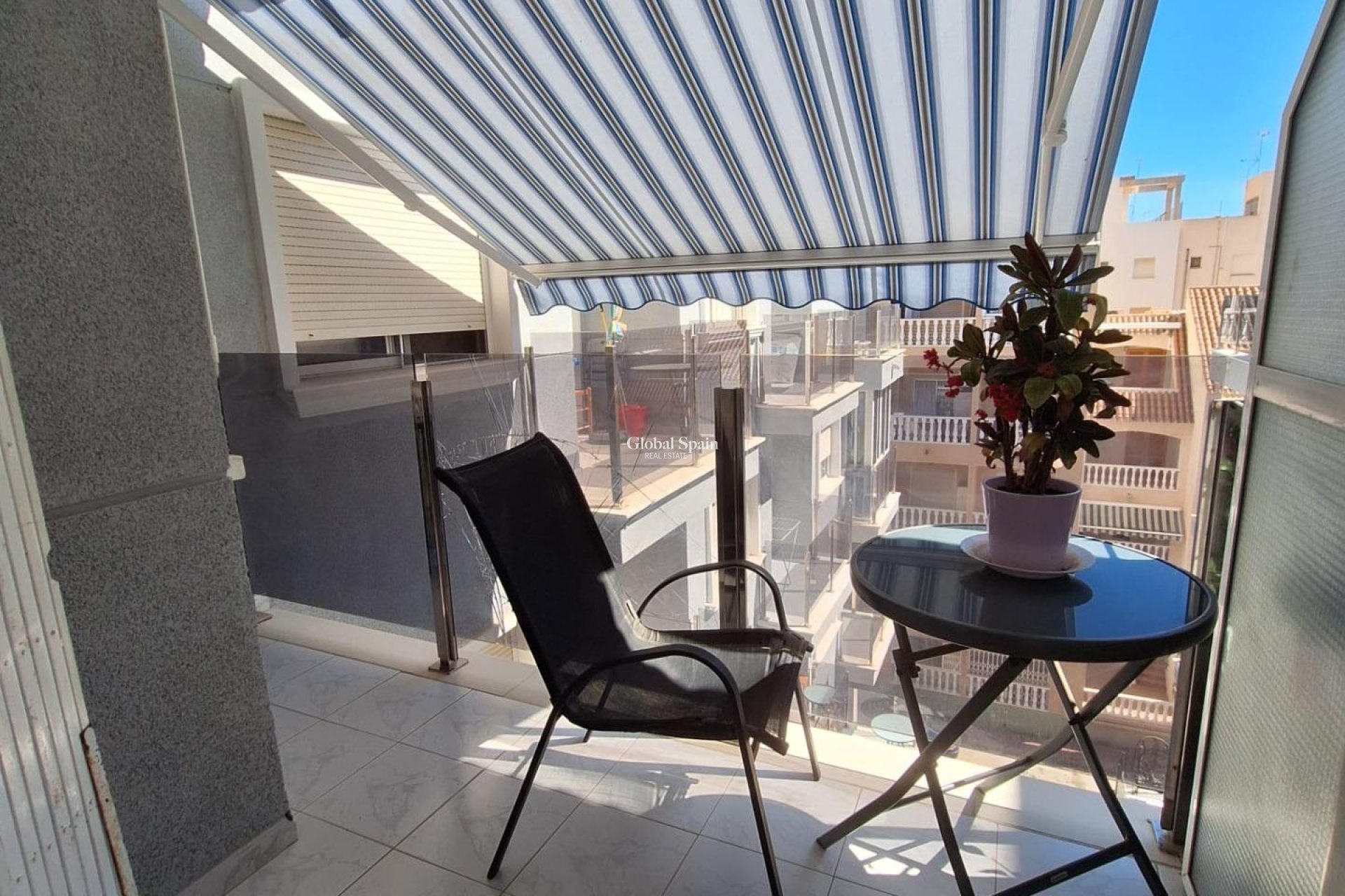 Wederverkoop - HUIS -
TORREVIEJA - Habaneras