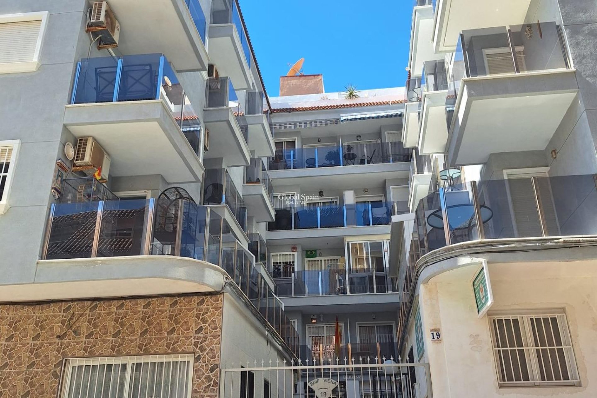 Wederverkoop - HUIS -
TORREVIEJA - Habaneras