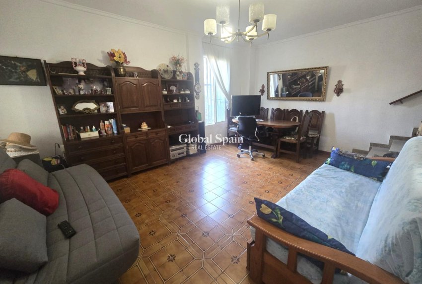 Wederverkoop - HUIS -
TORREVIEJA - Habaneras