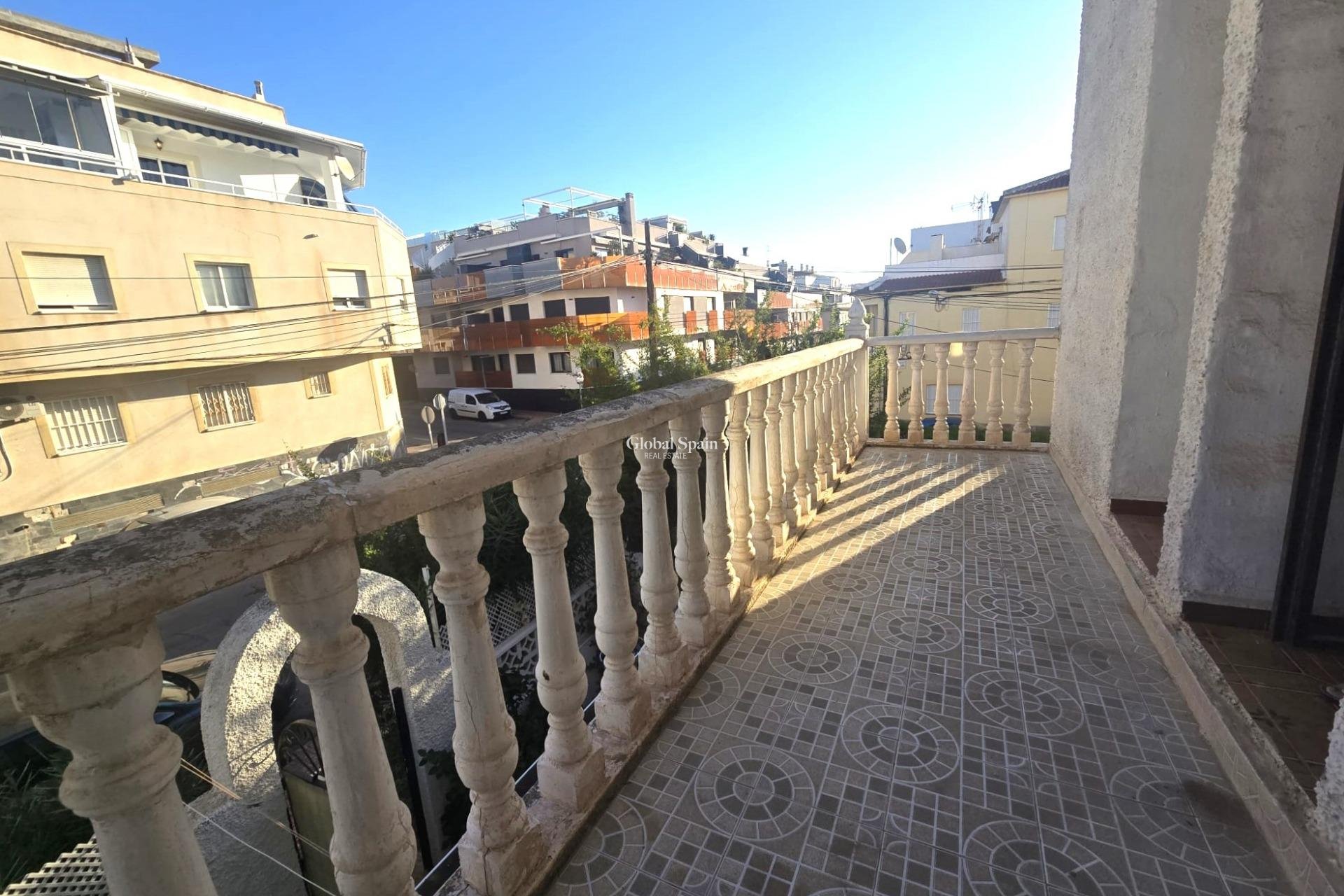 Wederverkoop - HUIS -
TORREVIEJA - Habaneras