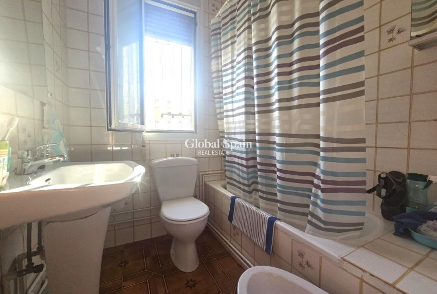 Wederverkoop - HUIS -
TORREVIEJA - Habaneras