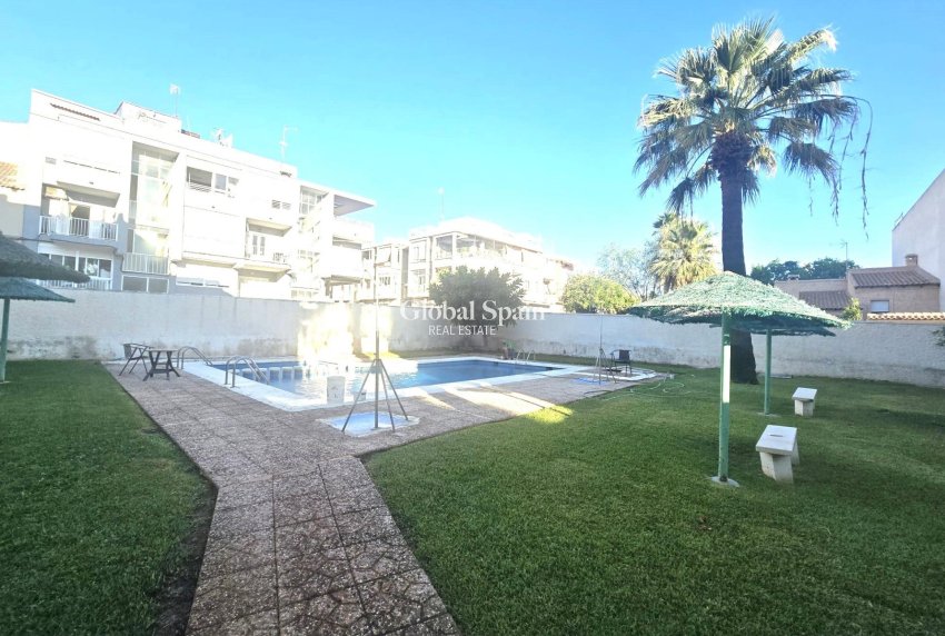 Wederverkoop - HUIS -
TORREVIEJA - Habaneras