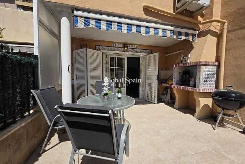 Wederverkoop - HUIS -
TORREVIEJA - Inland
