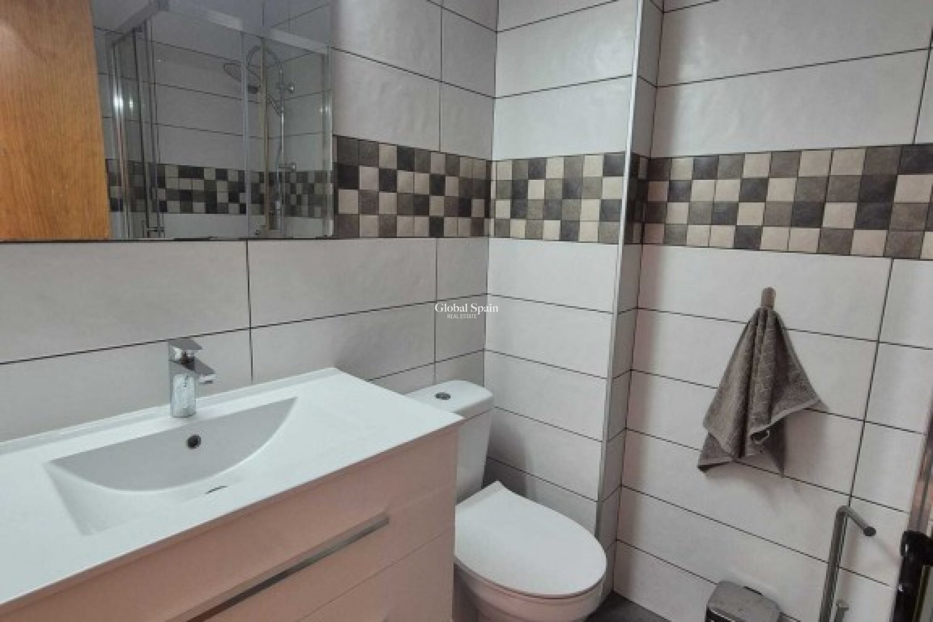 Wederverkoop - HUIS -
TORREVIEJA - Inland